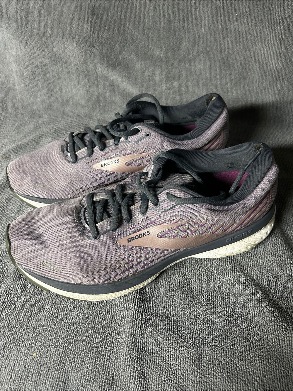 Brooks Ghost 13 Women's size 8.5 Running Shoes in Gray-Purple